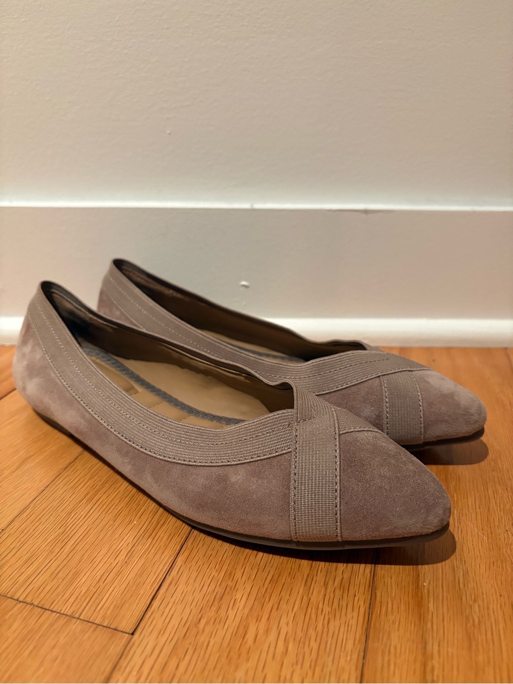 Me Too Suede Taupe Pointed-Toe Ballet Flats Size 6